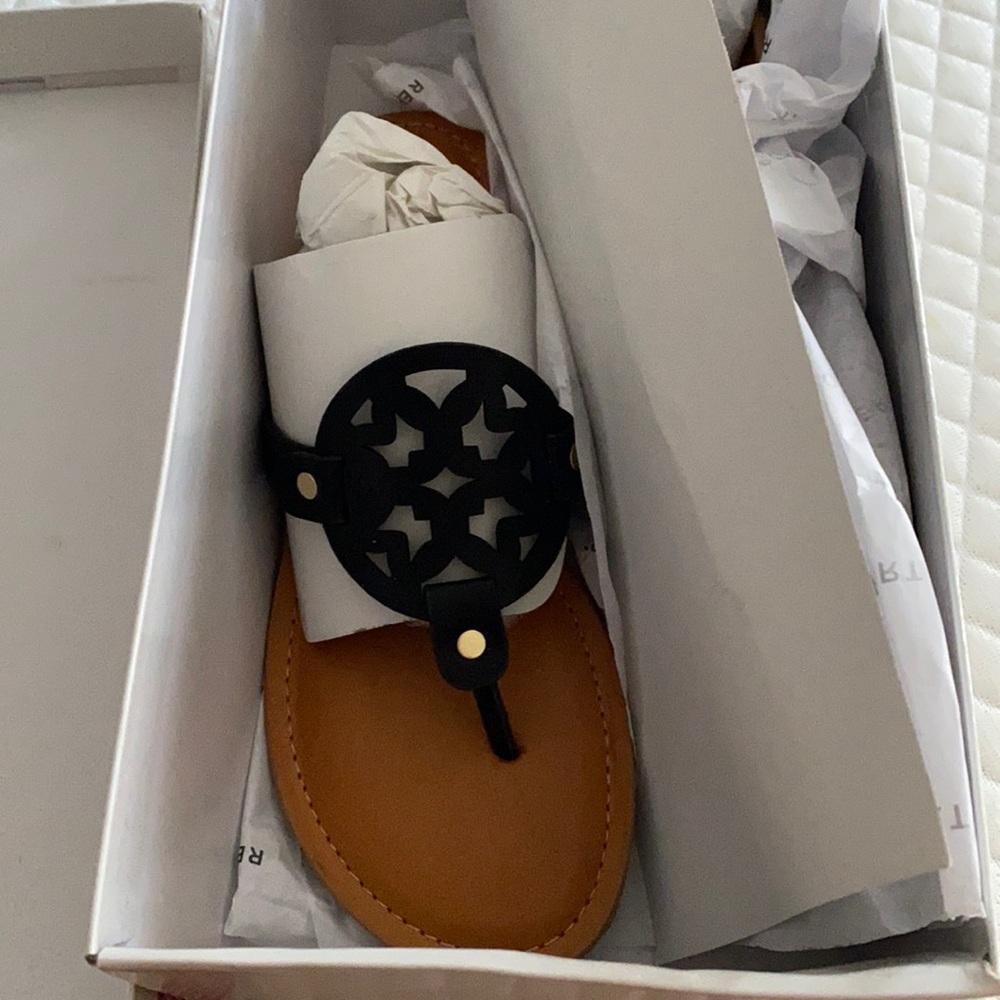 Report genie flip flops, size 8